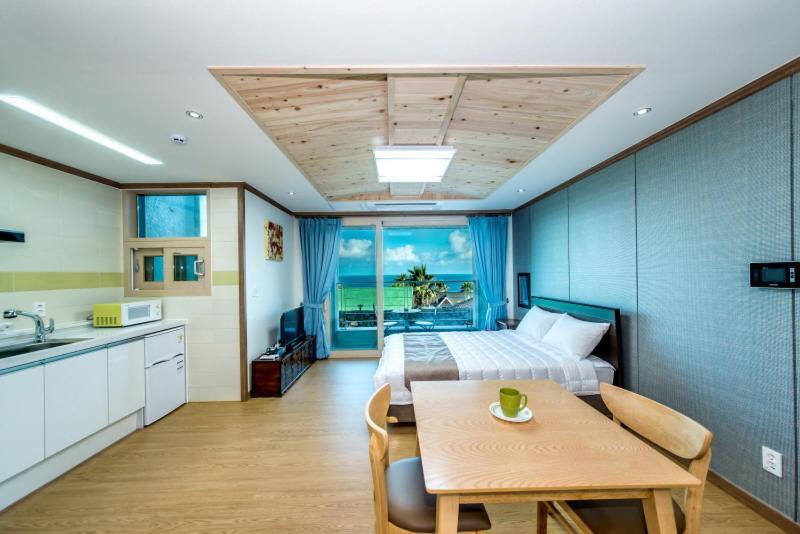 Sea And Wave Guest House Seogwipo Exterior photo