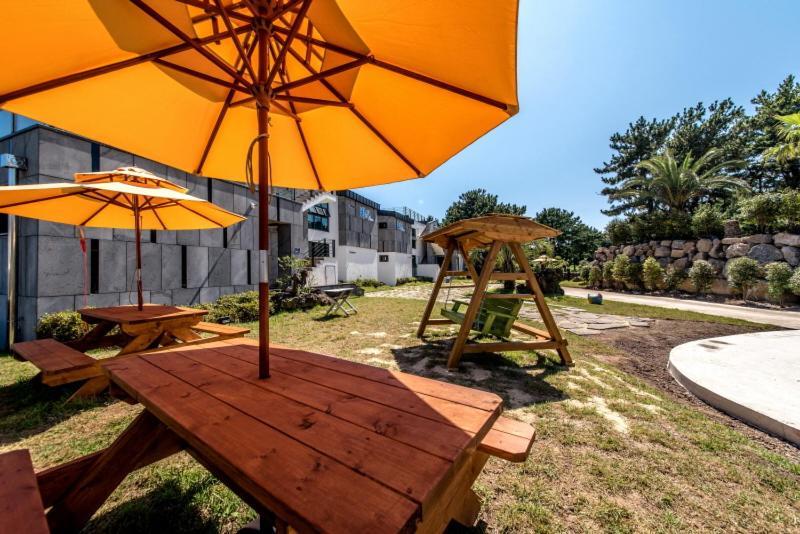 Sea And Wave Guest House Seogwipo Exterior photo