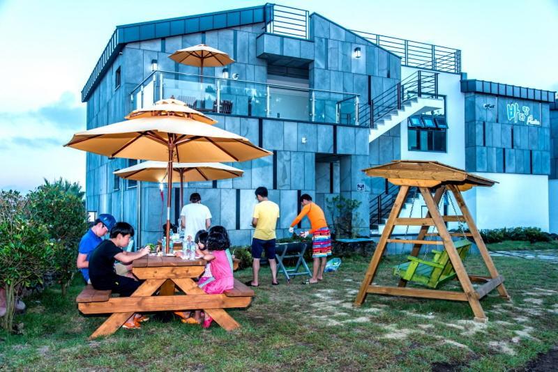 Sea And Wave Guest House Seogwipo Exterior photo